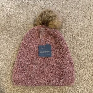 NWT Universal Thread Women’s Pink Fleece-Lined Beanie with Pom Pom